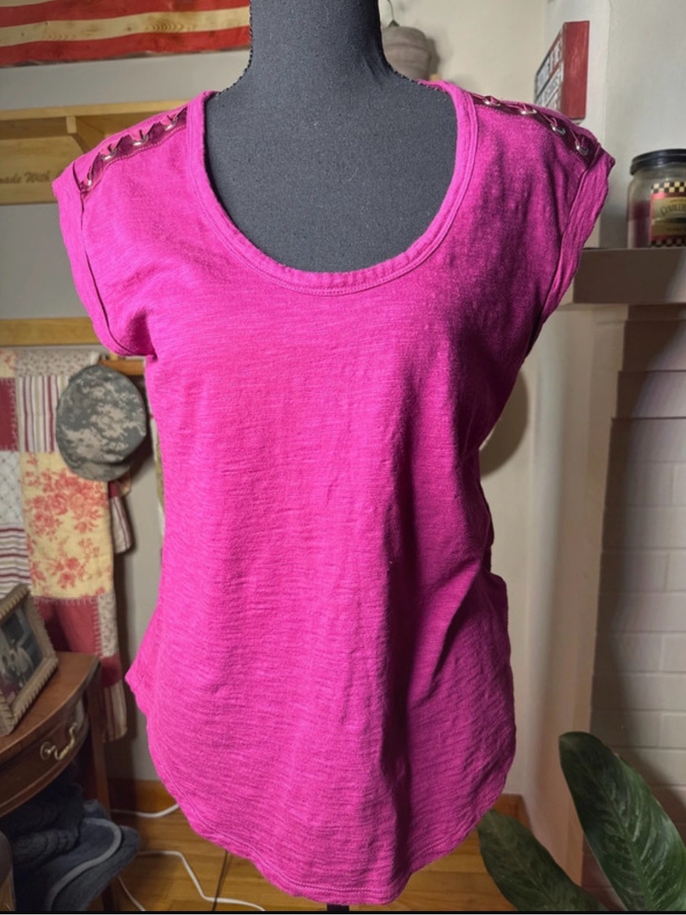 White House Black Market Hot Pink Cap Sleeve Scoop Neck Tank